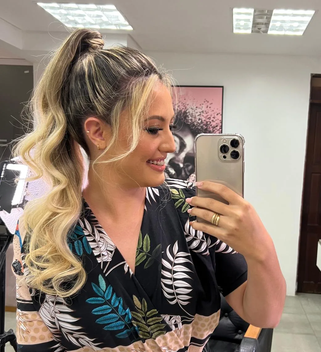 Penteados e Maquiagem