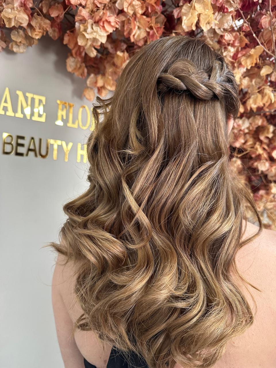 Penteados e Maquiagem